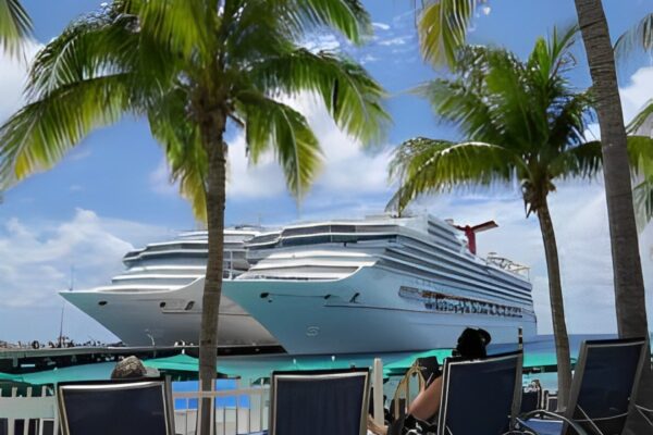 Pixabay-Free-Bahamas-two-ships-2413470_1280-300x225